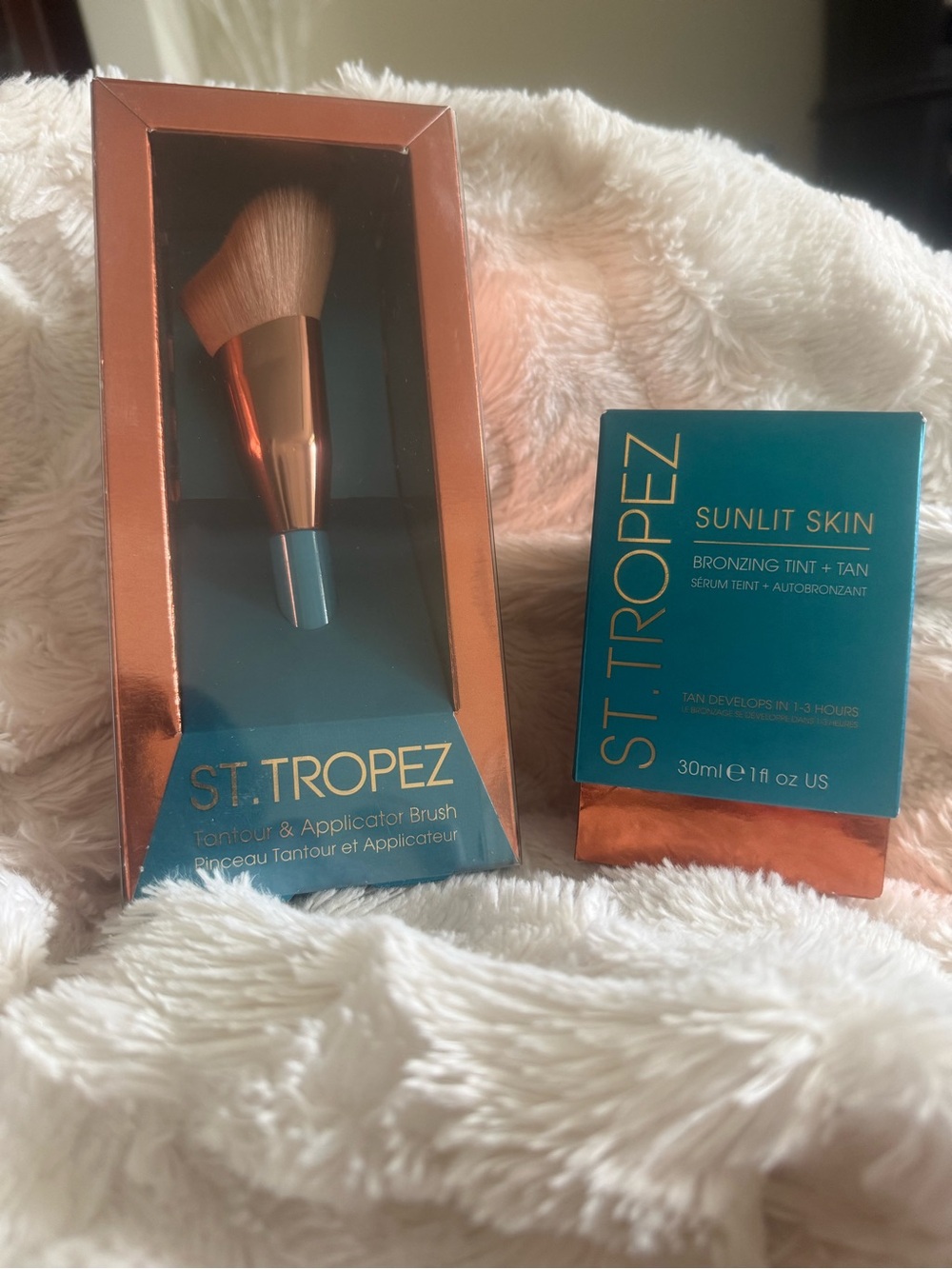 St. Tropez Sunlit Skin Bronzing Tint + Brush